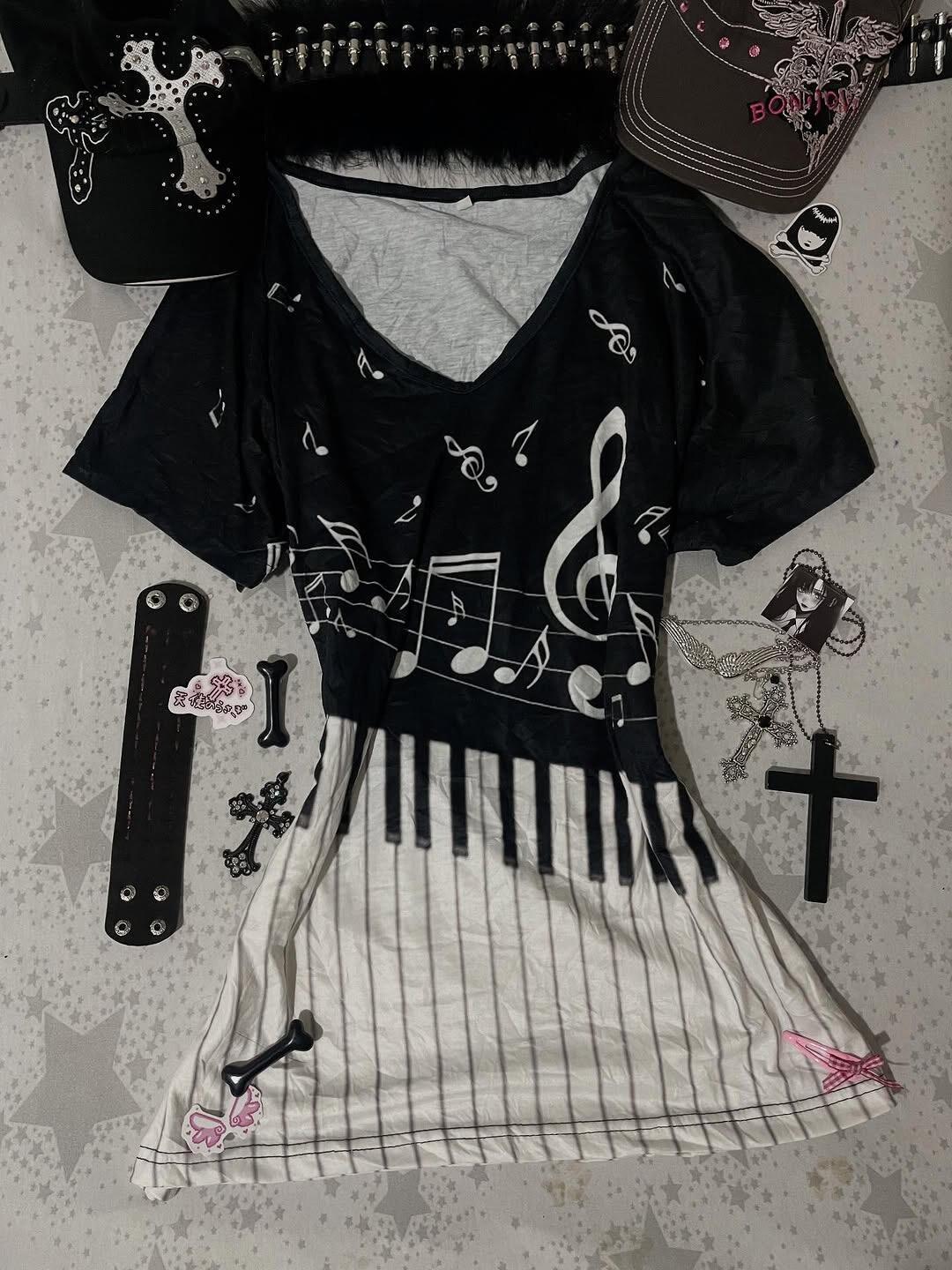 Y2K Gothic Music Tee Piano Key - Audio Music Notes reseña y precio