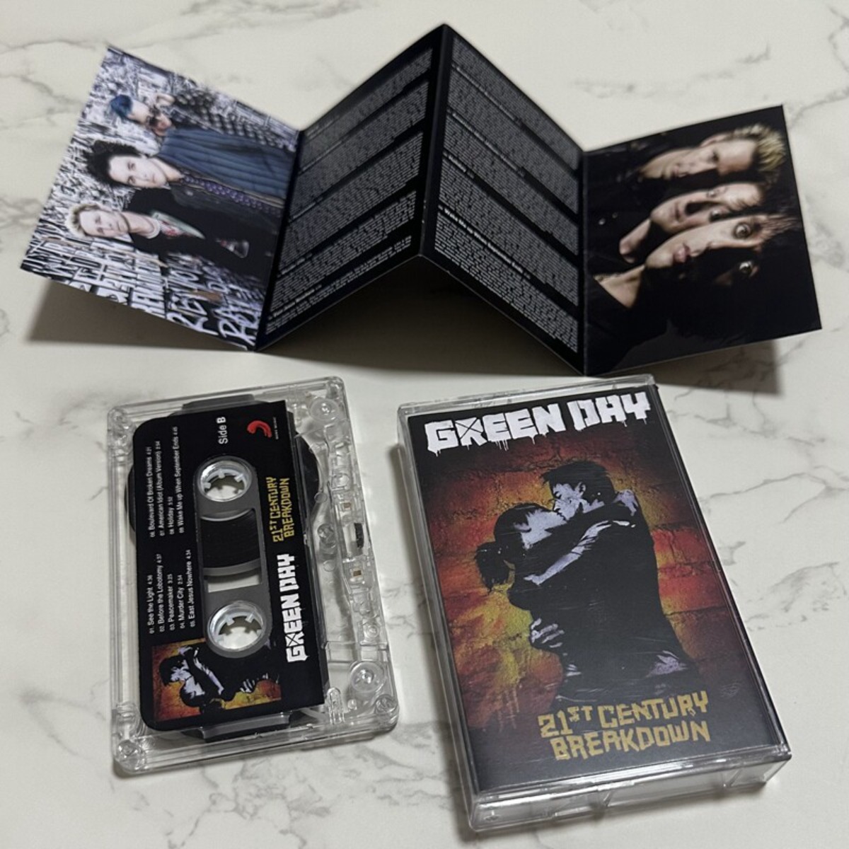 Green Day 21st Century Breakdo - Audio With Music reseña y precio